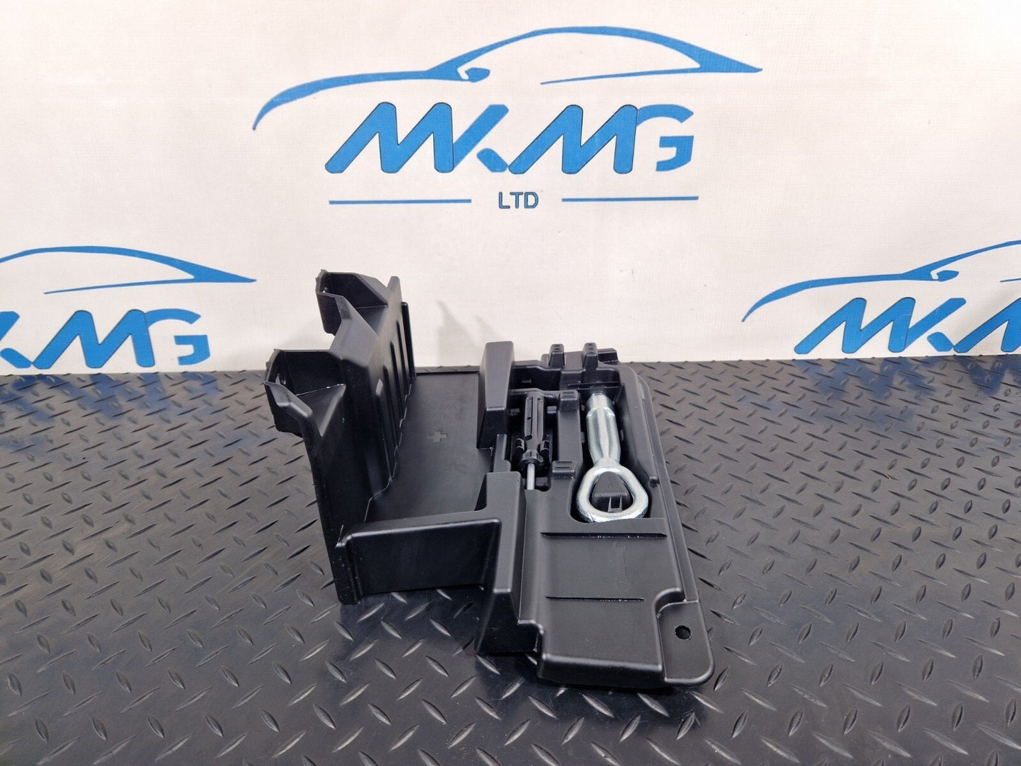 12-18 BMW 4 SERIES F36 LCI M-SPORT GENUINE BOOT TOOL STORAGE TRAY 7309514