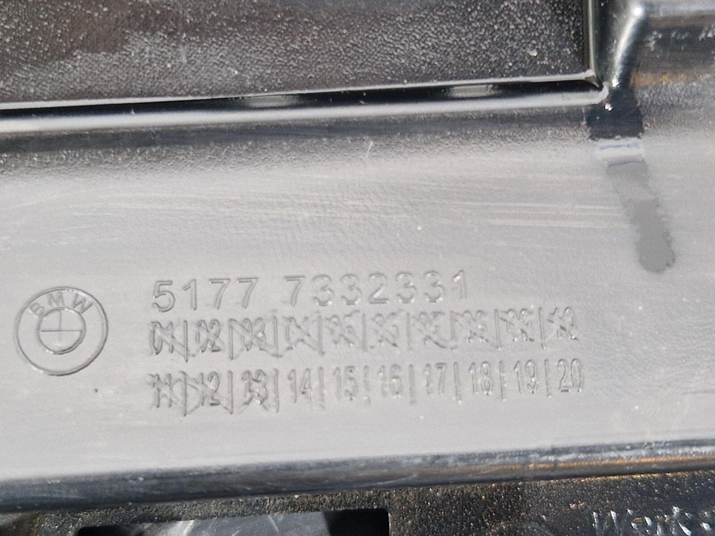 16-22 BMW X1 F48 Left Side Center Side Skirt Bracket Holder 7332331