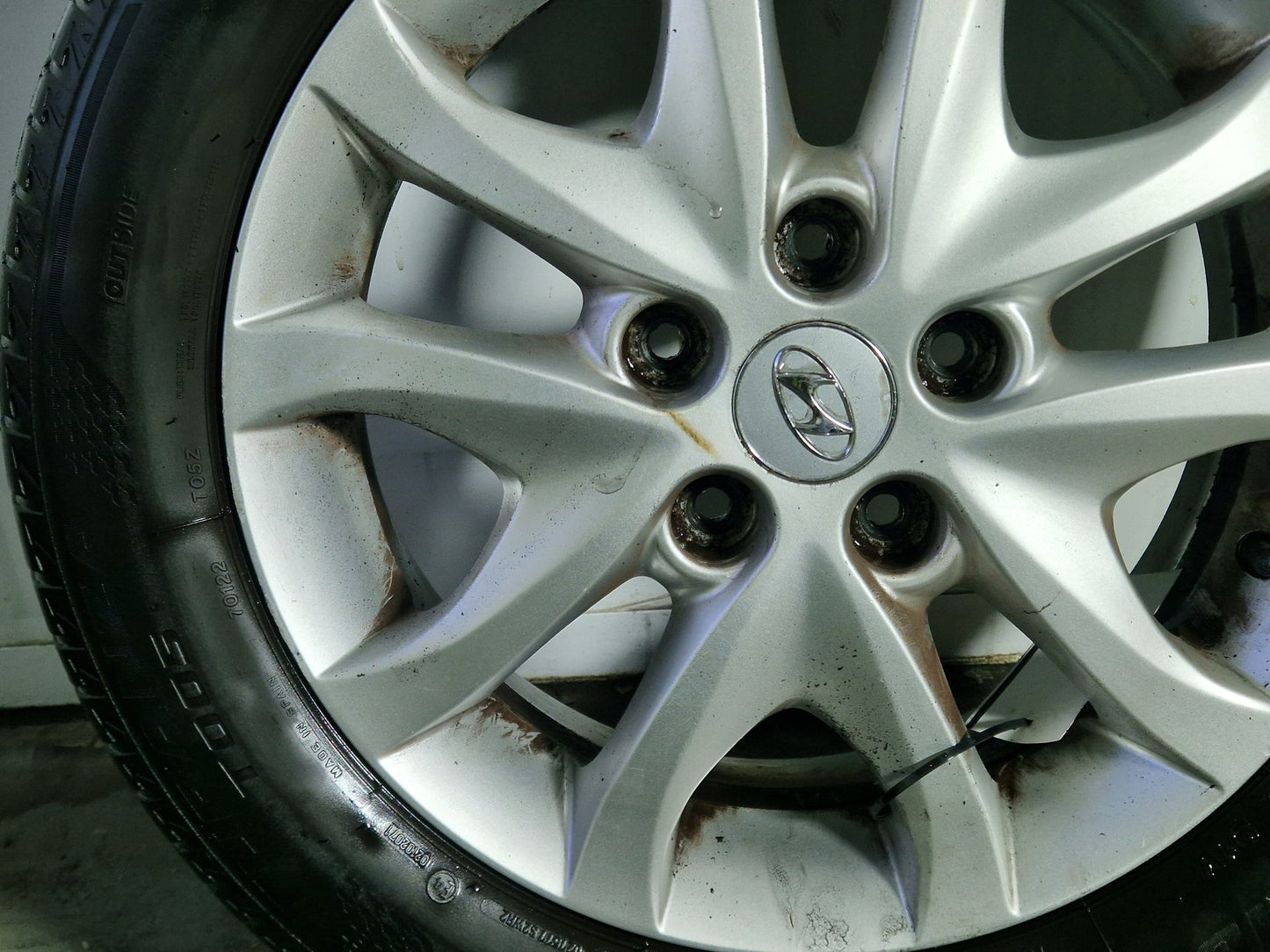 Hyundai i30 MK1 (FD) 5" Alloy Wheel with Tyre 205/55/16 5mm