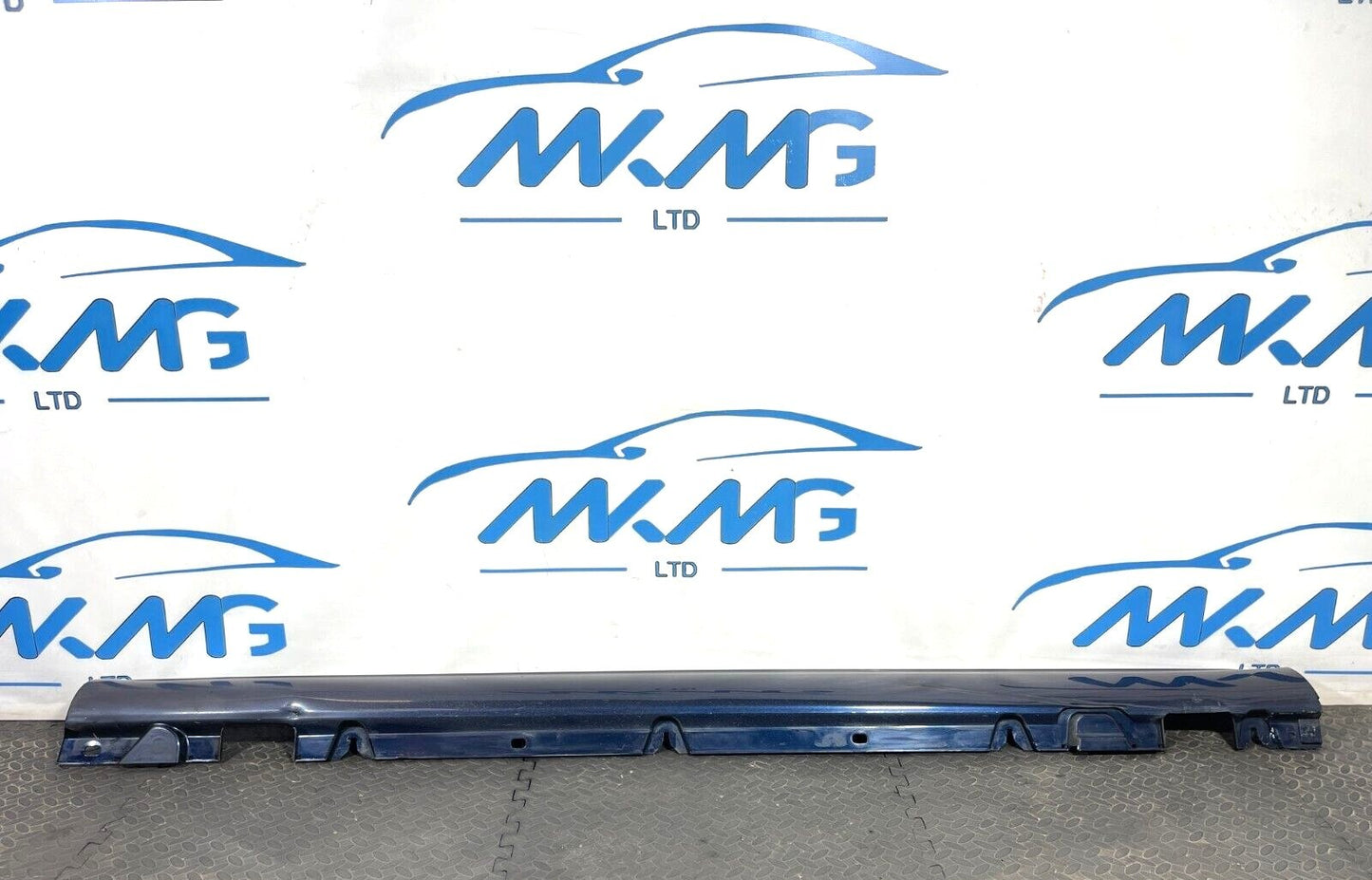 14-21 MERCEDES BENZ C CLASS W205 LEFT N/S SKIRT IN BLUE 980 A2056906902
