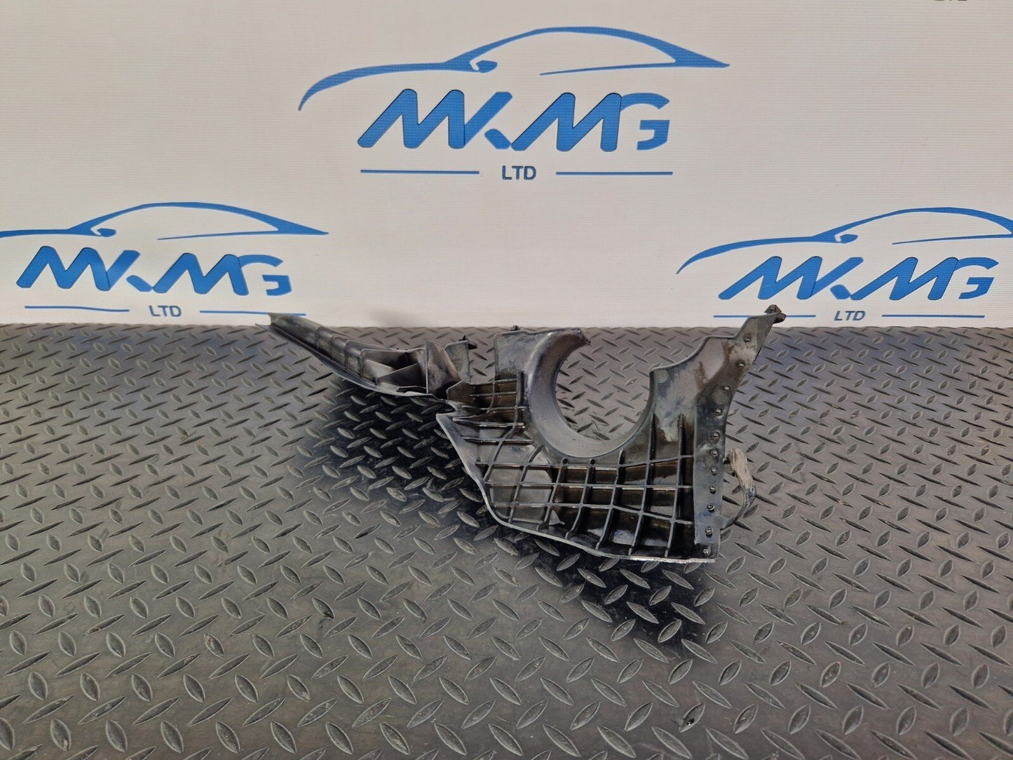 18-ON MERCEDES A CLASS W177 OEM UNDERBODY ENGINE TRAY TRIM COVER A2475240000