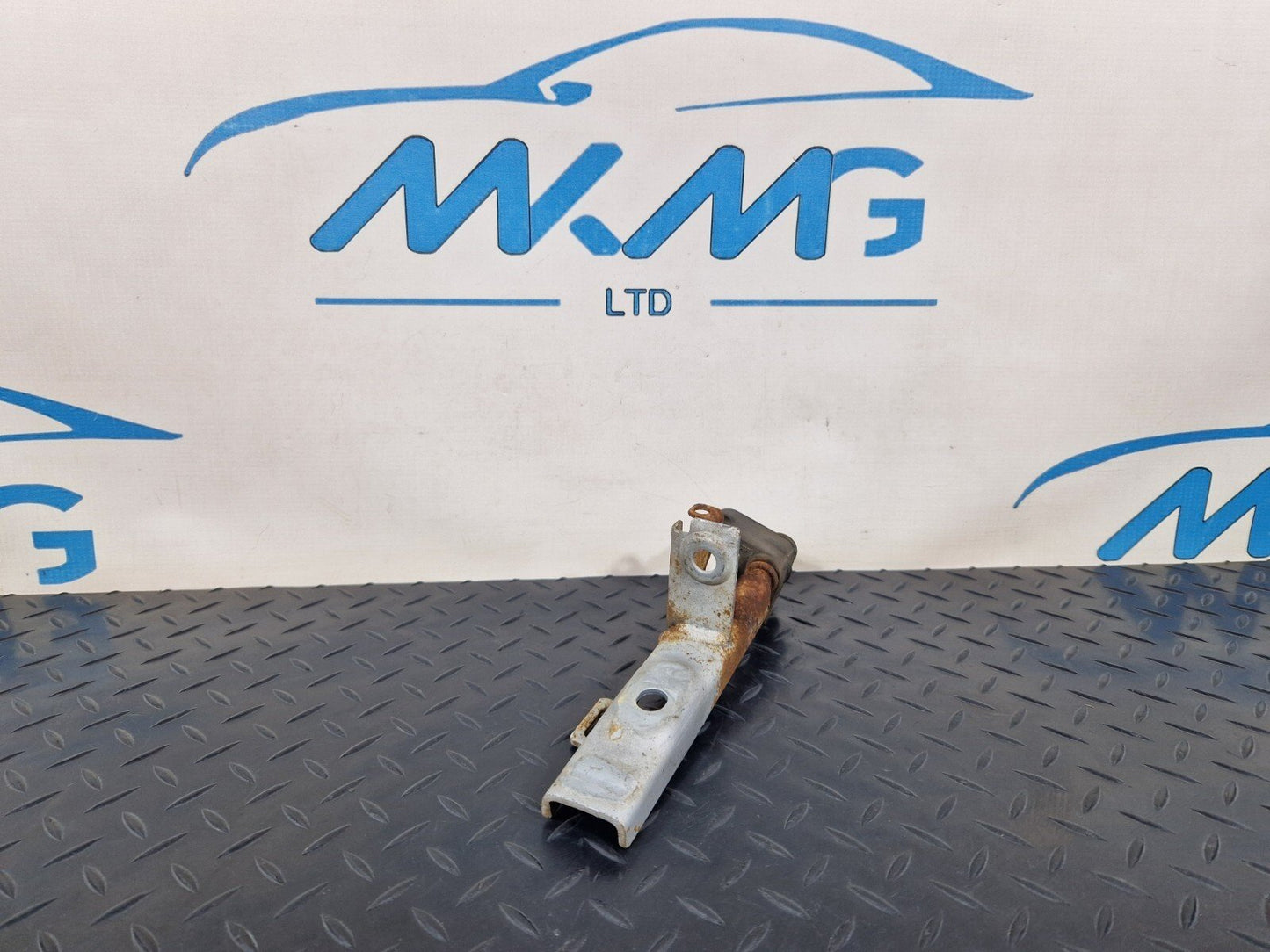 14-21 MERCEDES C200D W205 OEM EXHAUST PIPE MOUNT HOOK BRACKET HOLDER A2054902440