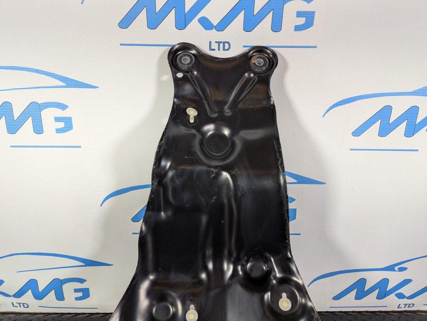 10-17 AUDI A8 4H 4.2 PETROL FUEL TANK HOLDER 4H0201781C