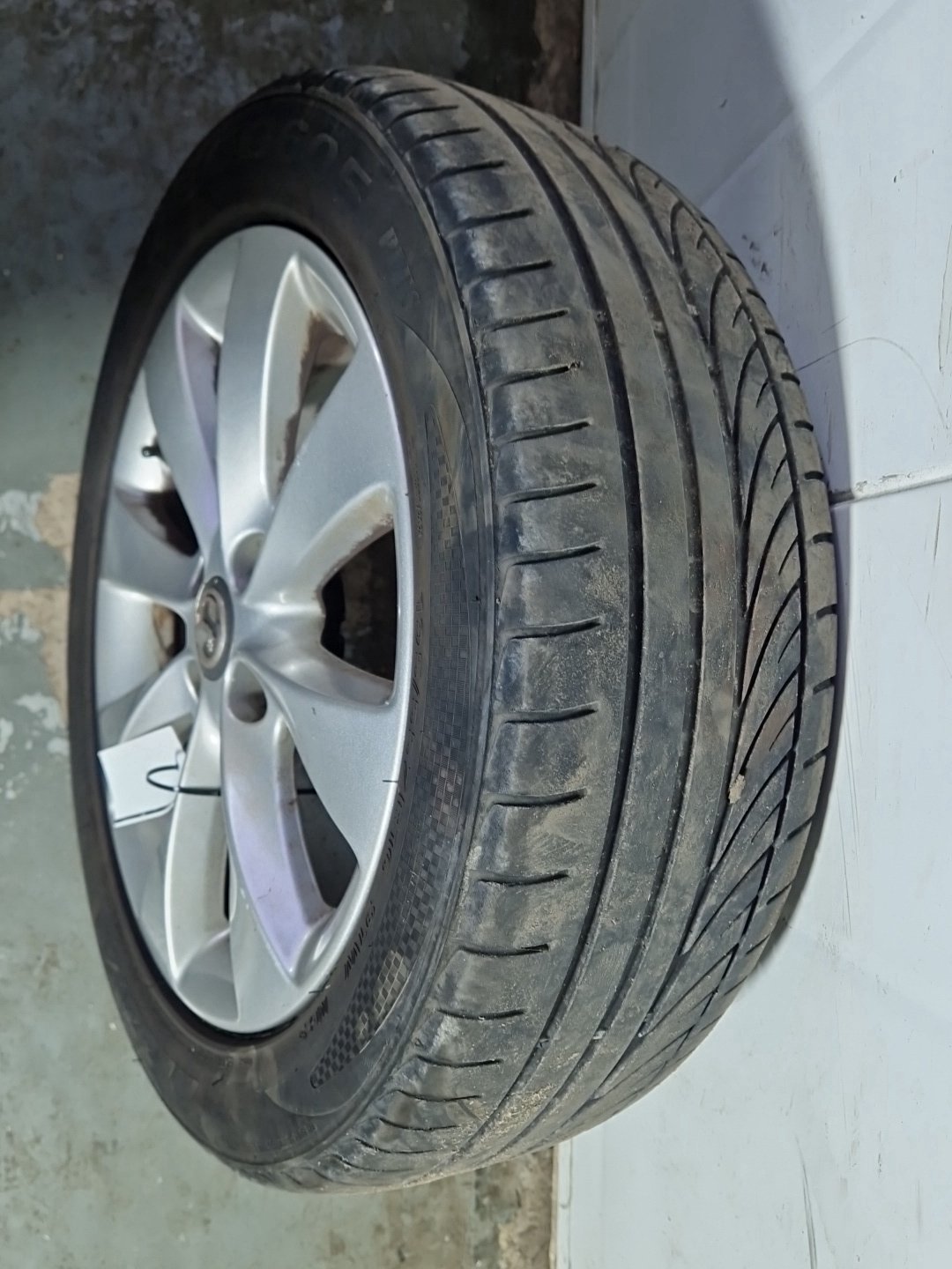 Vauxhall Corsa MK4 (E) (4500) 16" Alloy Wheel with Tyre 195/55/16 ~3mm 13374019