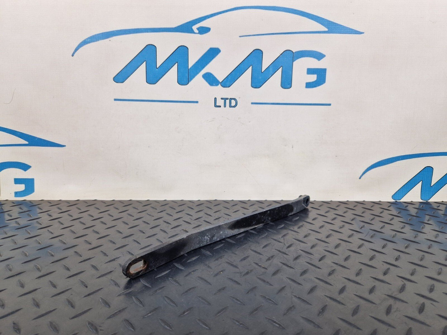 14-21 MERCEDES-BENZ C250D W205 REINFORCEMENT RADIATOR SUPPORT STRUT A2056201700