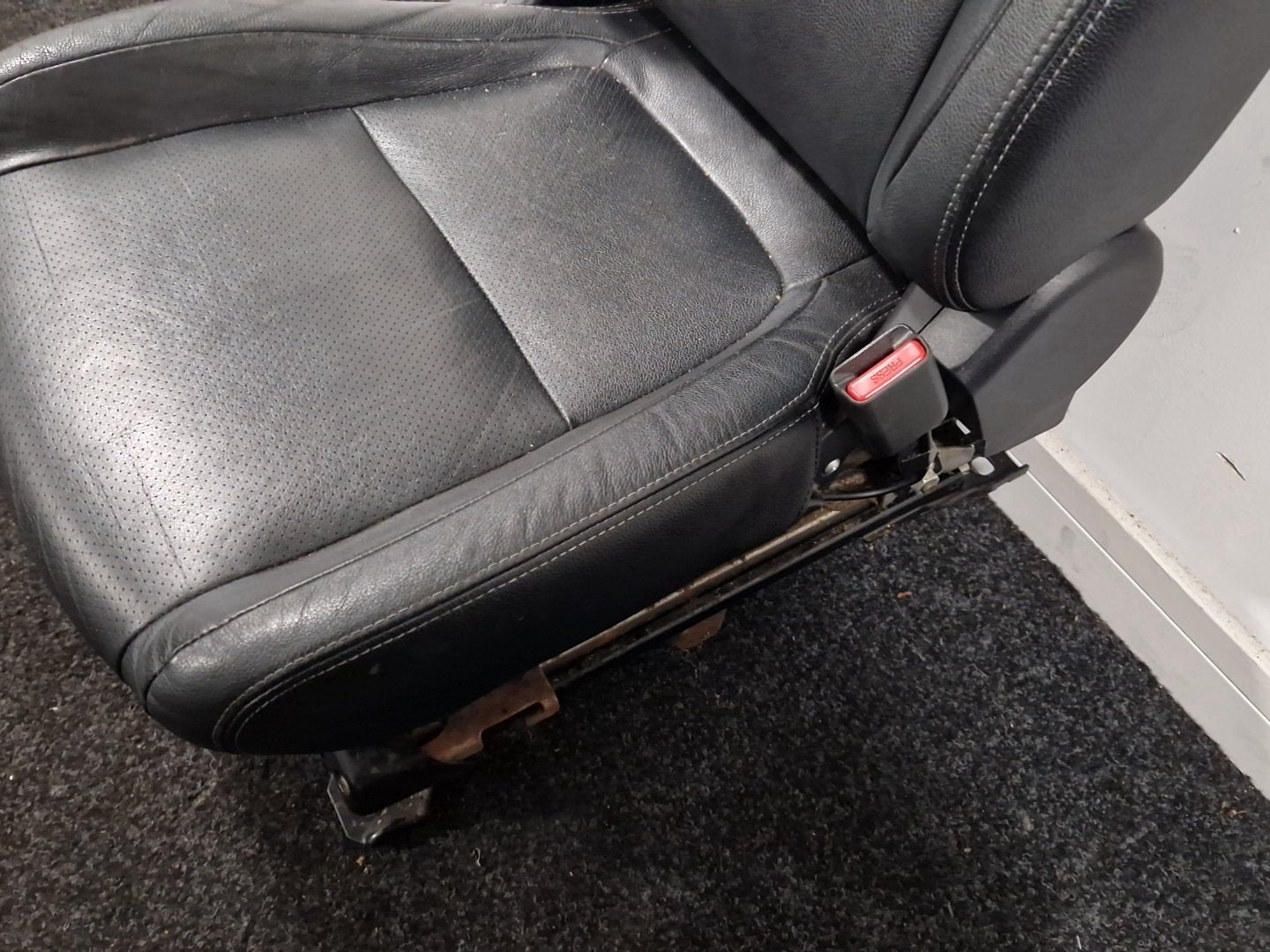 Mitsubishi Outlander PHEV MK3 (RE1) (GG2W) SUV Front Right O/S Driver Seat