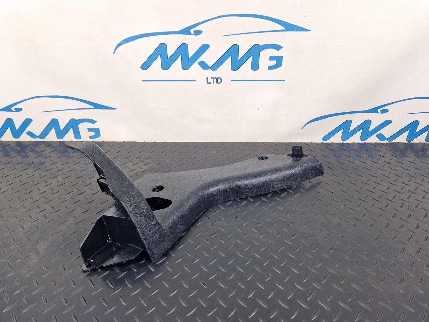 18-ON MERCEDES SPRINTER W907 W910 LEFT DOOR SILL TRIM MOLDING FRONT A9106880000
