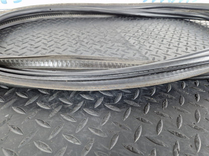 11-19 MERCEDES BENZ ML W166 TAILGATE BOOTLID RUBBER SEAL A1667400178