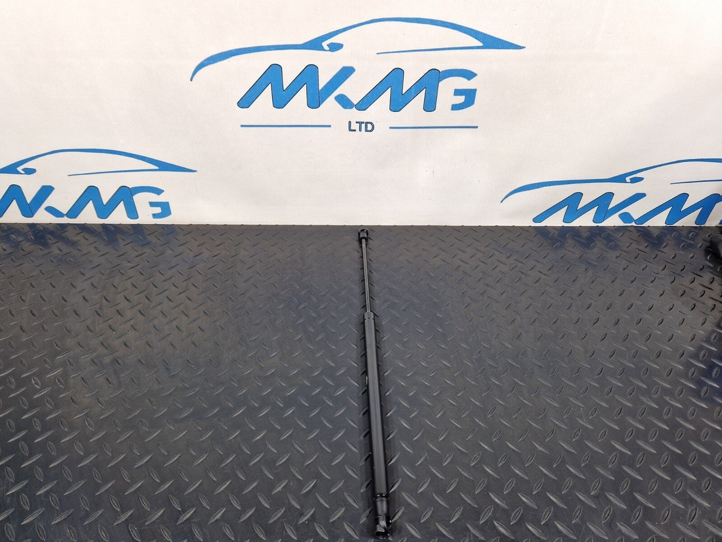 16-19 AUDI A4 B9 REAR BOOT LID STRUT 8W5827919