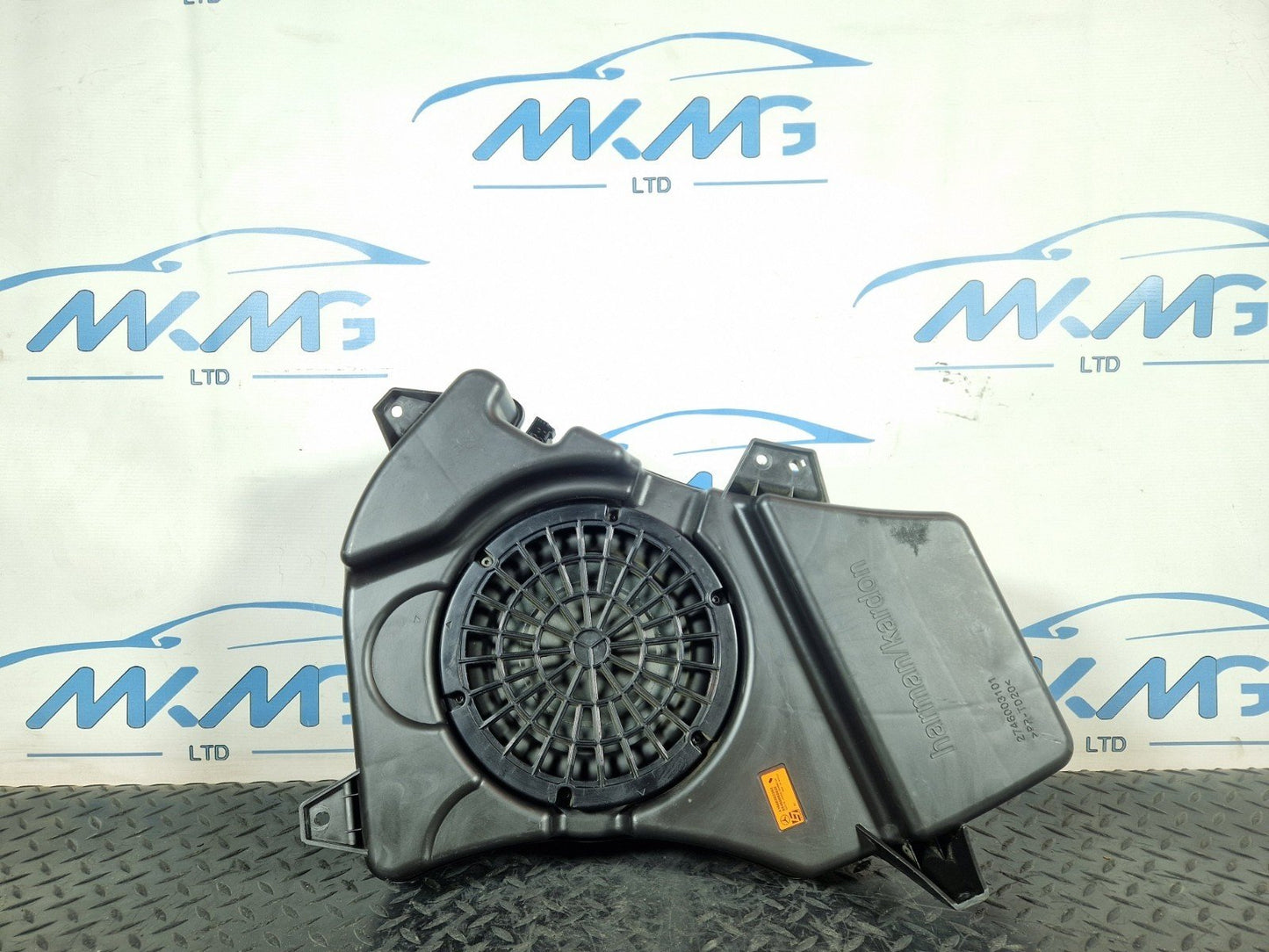 16-19 MERCEDES BENZ GLE W166 H/K LOGIC 7 SUBWOOFER SPEAKER A1668202202