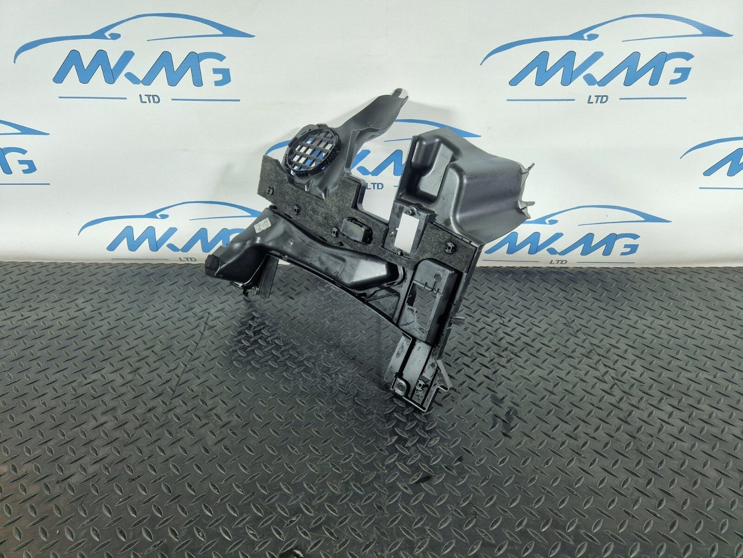 Mercedes-Benz Unknown Part Type A2056801004