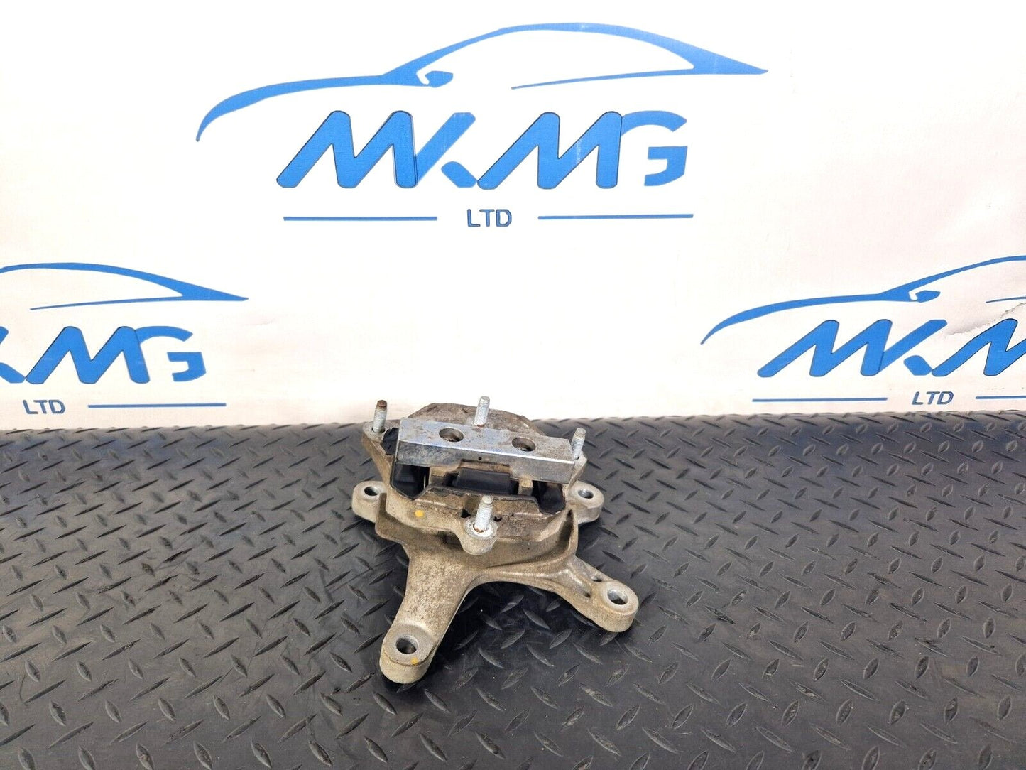 16-19 AUDI A4 B9 MANUAL GEARBOX MOUNT BRACKET 8W0399118B 8W0399156