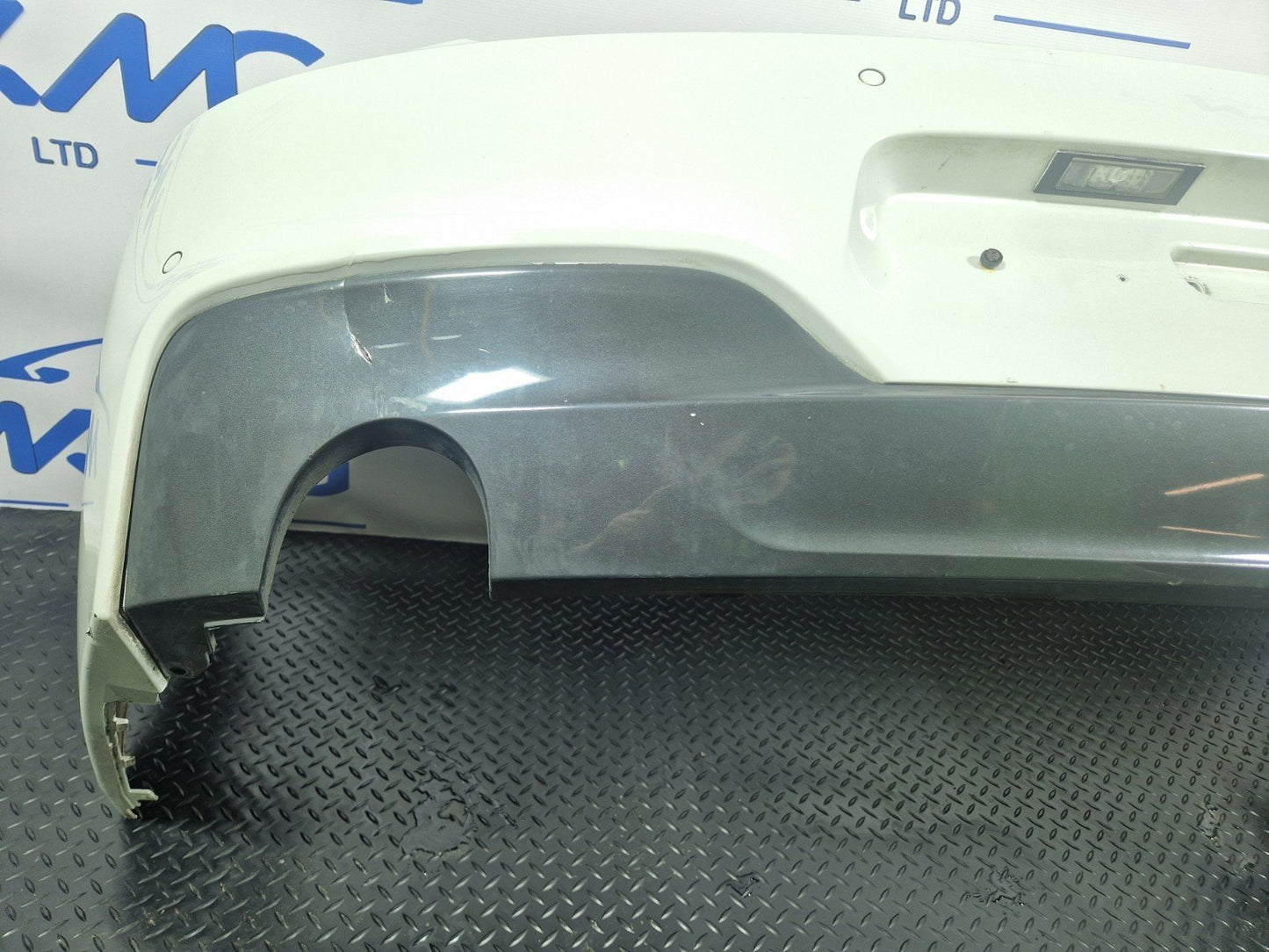 BMW 6 SERIES F06 F12 F13 PRE-LCI COMPLETE M SPORT REAR BUMPER ALPINE WHITE 300