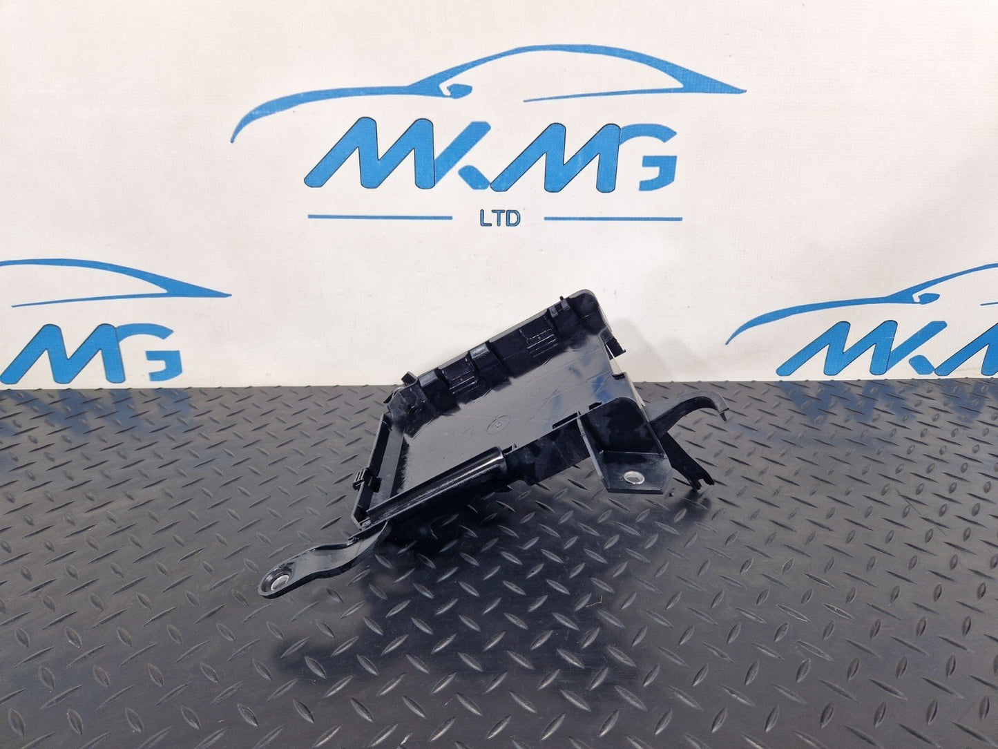 16-24 AUDI A5 F5 CONVERTIBLE GENUINE ENGINE CONTROL UNIT BRACKET 8W0907647A
