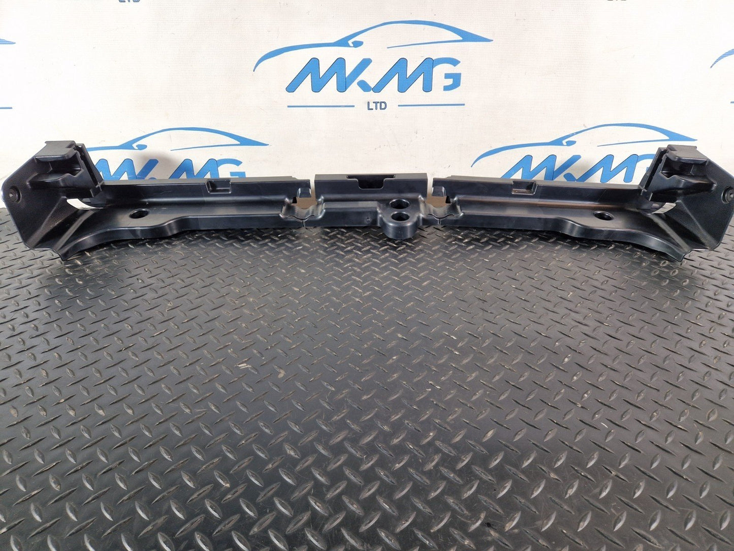 19-ON MERCEDES BENZ B CLASS W247 TAILGATE BOOT TRUNK FLOOR BRACKET A2476806403