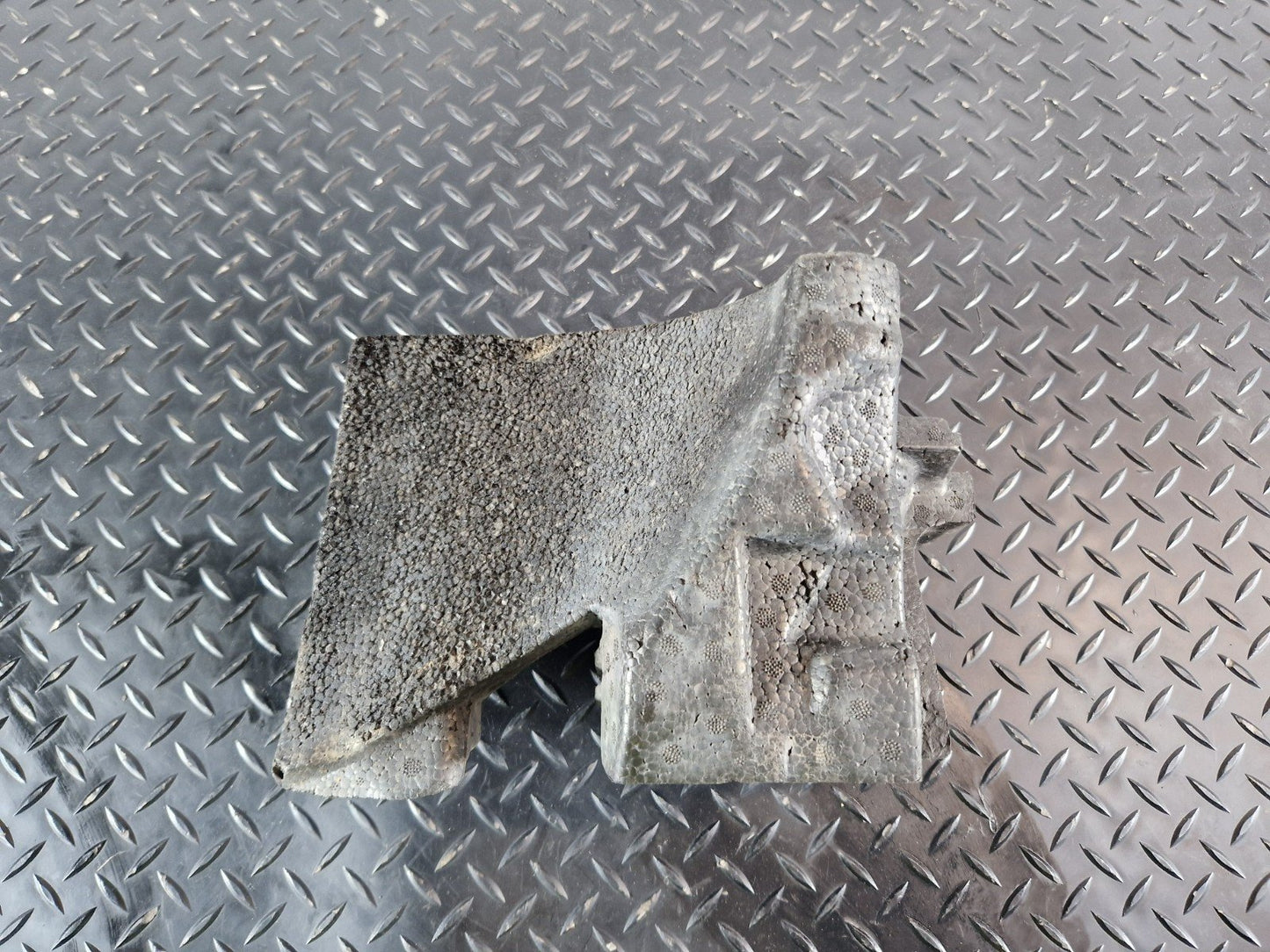 16-19 MERCEDES BENZ GLE W166 FRONT RADIATOR AIR DUCT FOAM RIGHT A2925050630