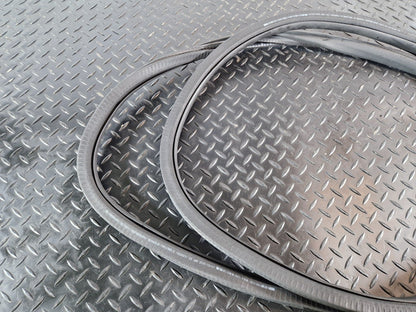 19-ON MERCEDES B CLASS W247 FRONT DOOR RUBBER SEAL FITS LEFT & RIGHT A2476920300