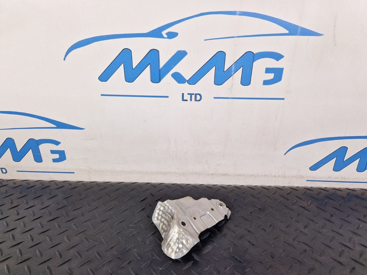19-ON MERCEDES BENZ B CLASS W247 ENGINE HEAT PROTECTION PLATE A6541426500