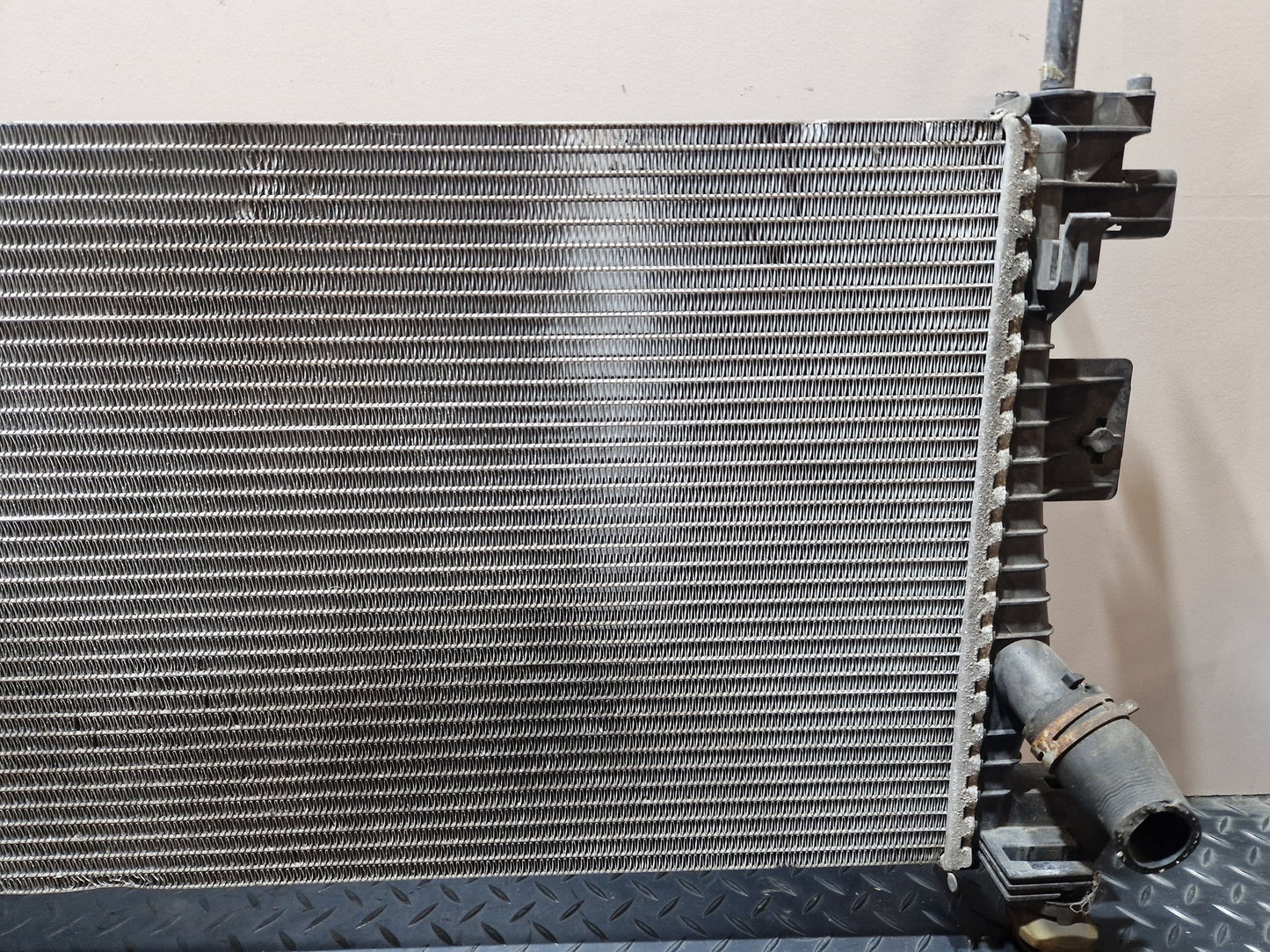 Ford C-Max 1.6LL Petrol 77.0kw IQDB Genuine Water Coolant Radiator BV61-8005-AD