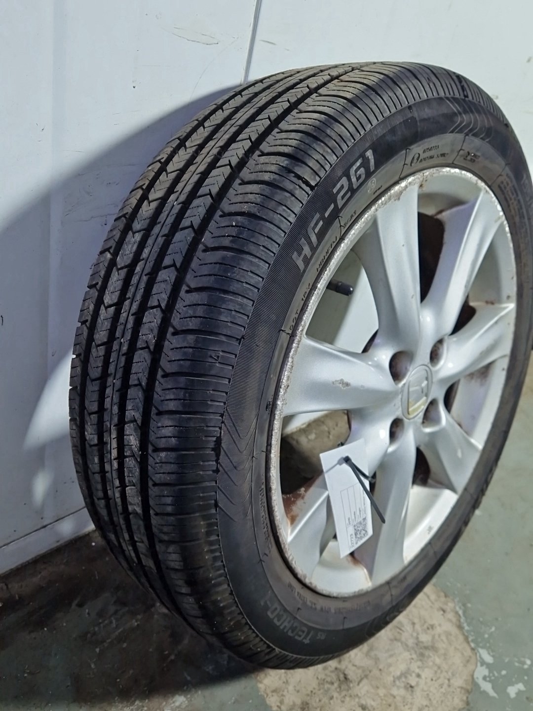 2010 Honda Insight MK2 (ZE2) 16" Alloy Wheel with Tyre 195/55/16 ~6mm