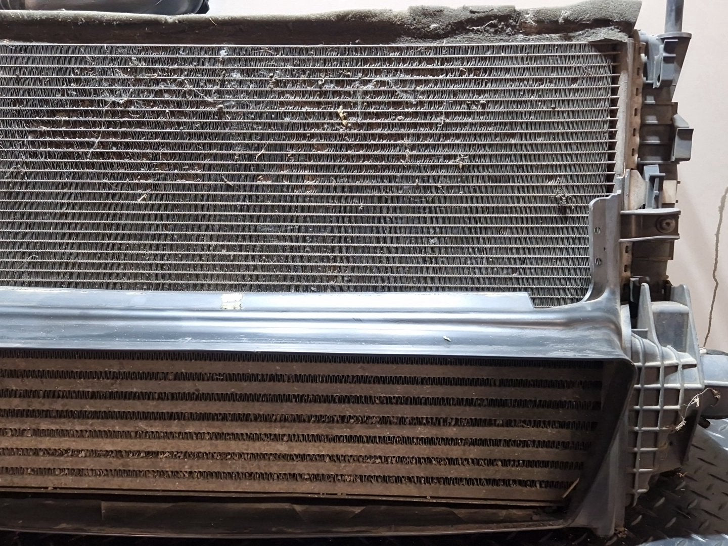Volvo S40 2.0LL Diesel 100kw D4204T Genuine Complete Rad Radiator Pack