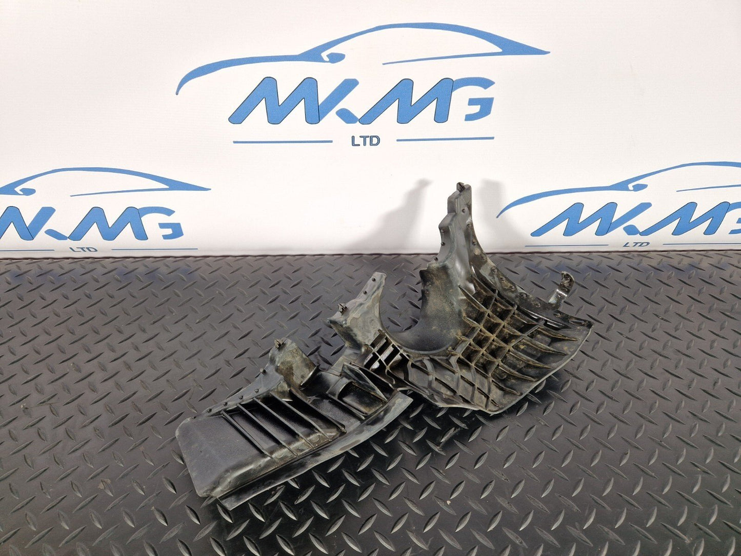18-ON MERCEDES A CLASS W177 UNDERBODY ENGINE TRAY TRIM COVER A2475240000