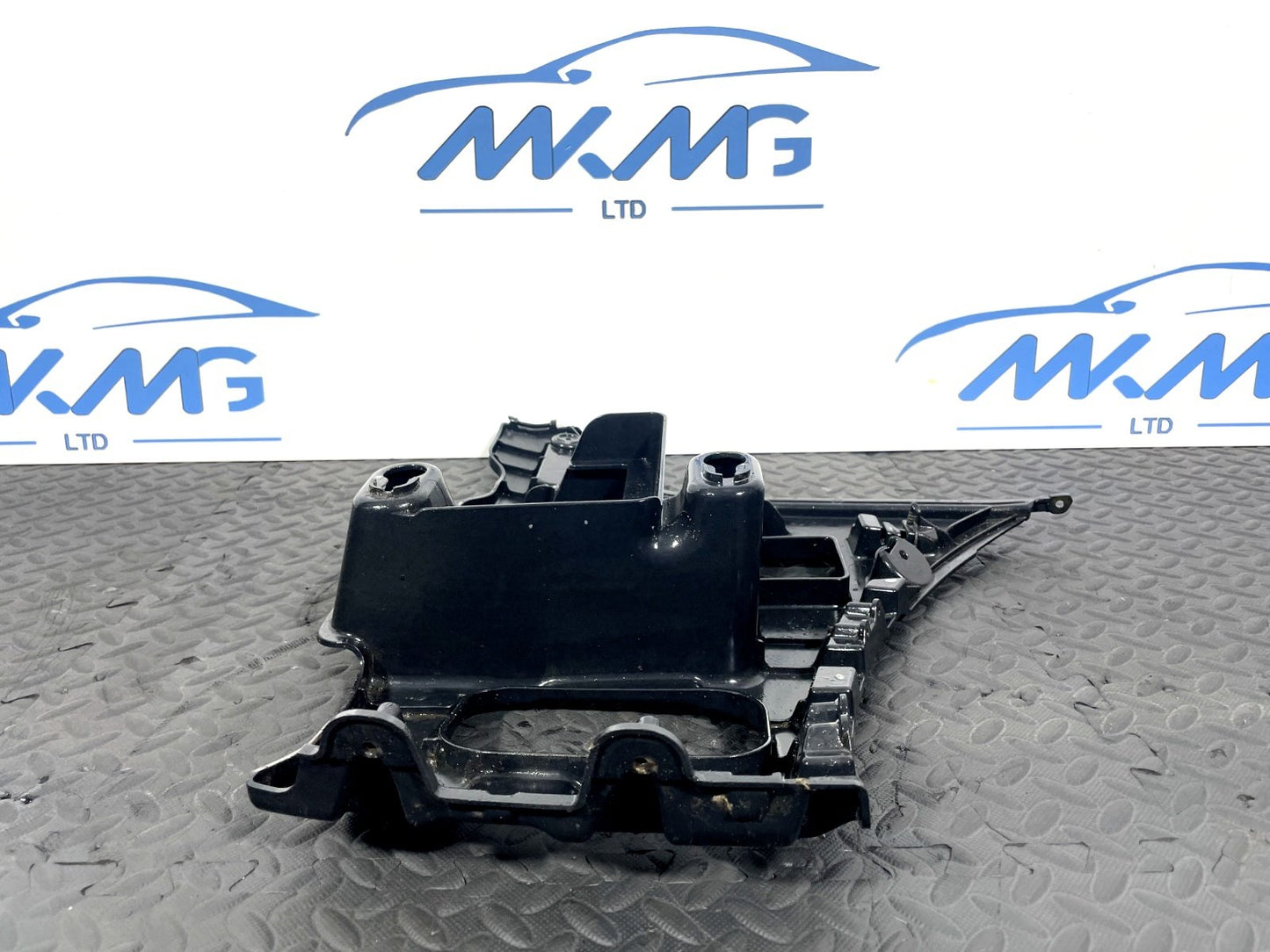 14-21 BMW 2 SERIES F45 F46 OEM REAR PASSENGER LEFT SIDE BUMPER BRACKET 7318753