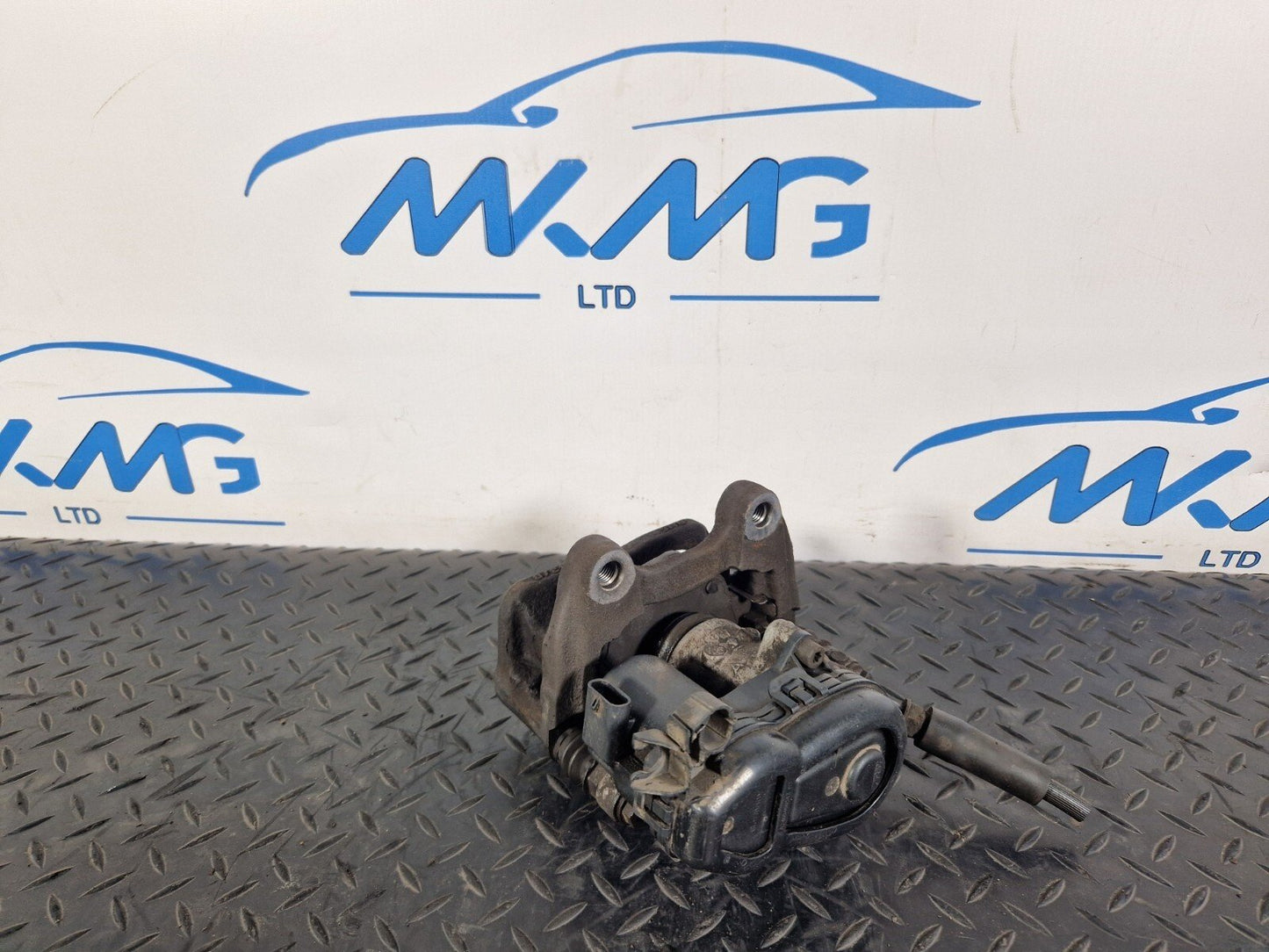 14-20 MERCEDES BENZ GLA X156 REAR LEFT SIDE BRAKE CALIPER A2464232398