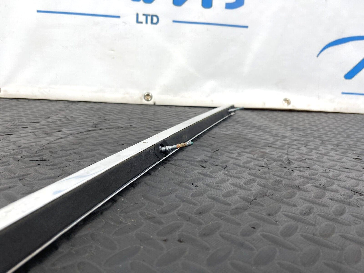 16-19 AUDI A4 B9 AVAN ROOF RAIL PAIR ESTATE CHROME DRIVER SIDE 8W8860022