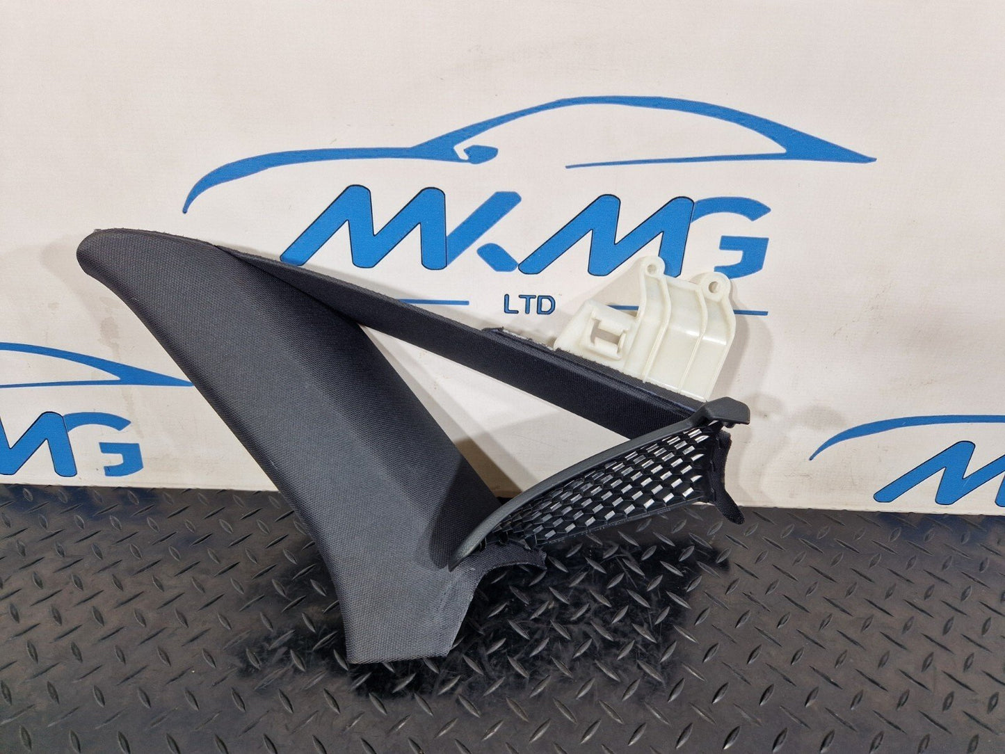 16-19 AUDI A4 B9 REAR RIGHT DRIVER SIDE COMPLETE C-PILLAR TRIM 8W5867288