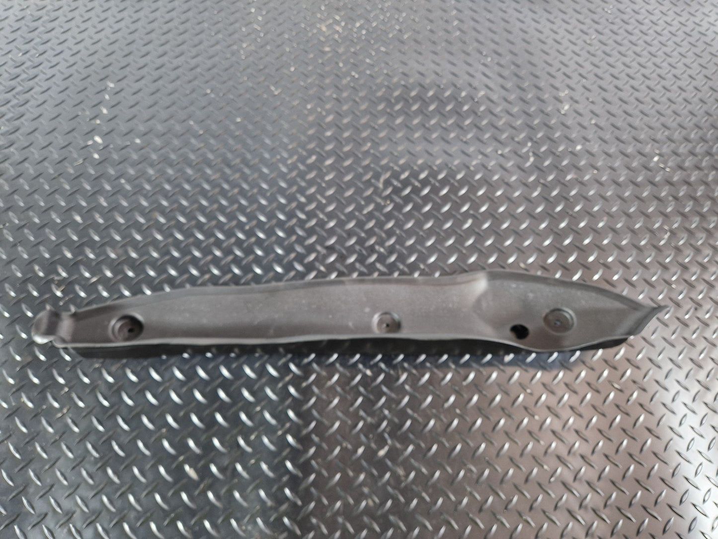 11-19 MERCEDES BENZ ML W166 FRONT LEFT N/S WING FENDER TRIM COVER A1668890125