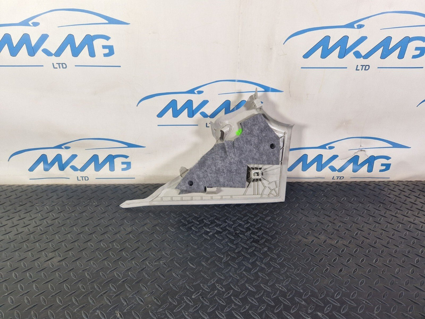 14-21 MERCEDES C200 W205  C PILLAR TRIM COVER PANEL LEFT SIDE A2056906801