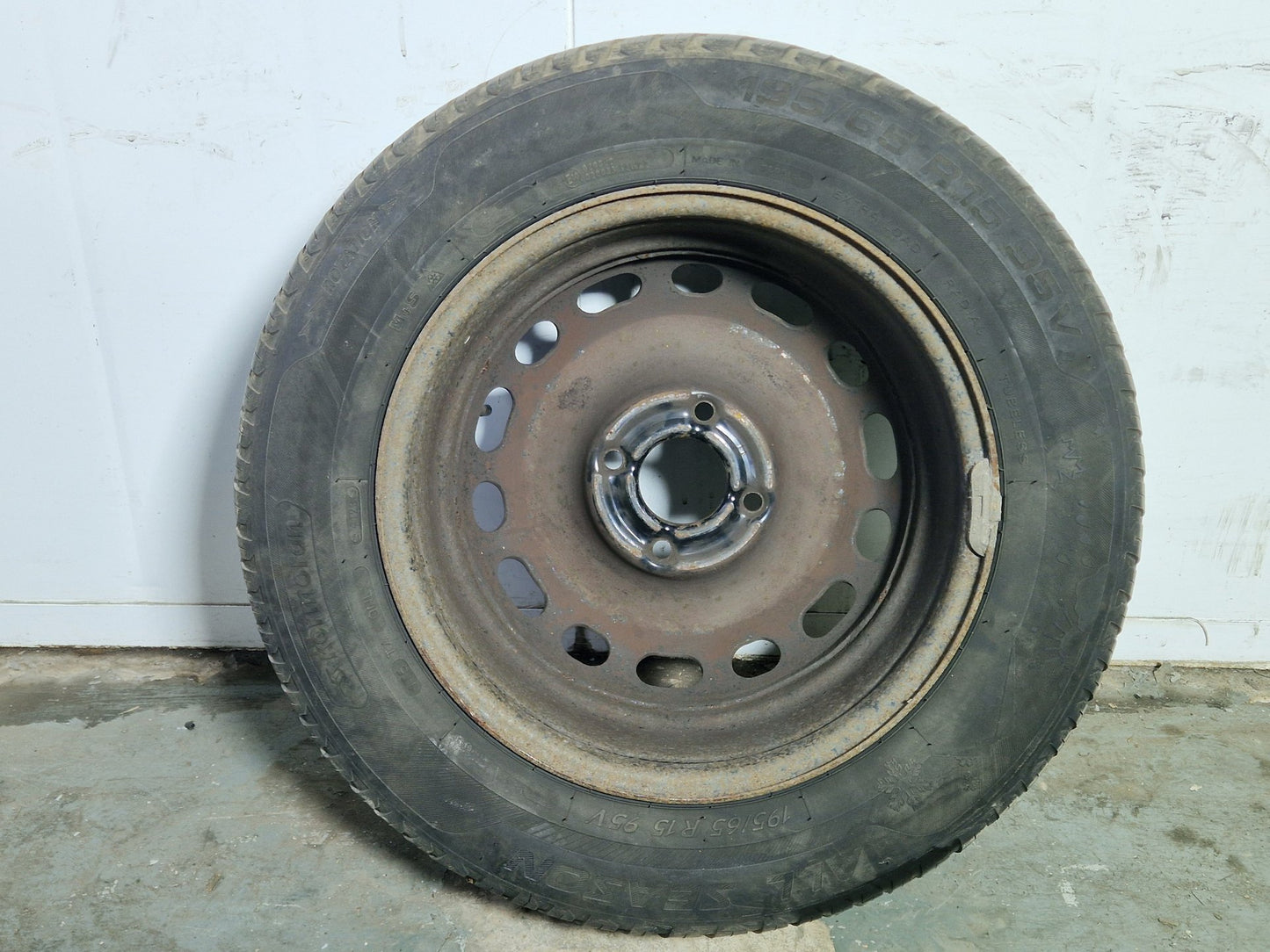 Citroen Berlingo MK2 15" Steel Wheel with Tyre 195/65/15 ~5mm