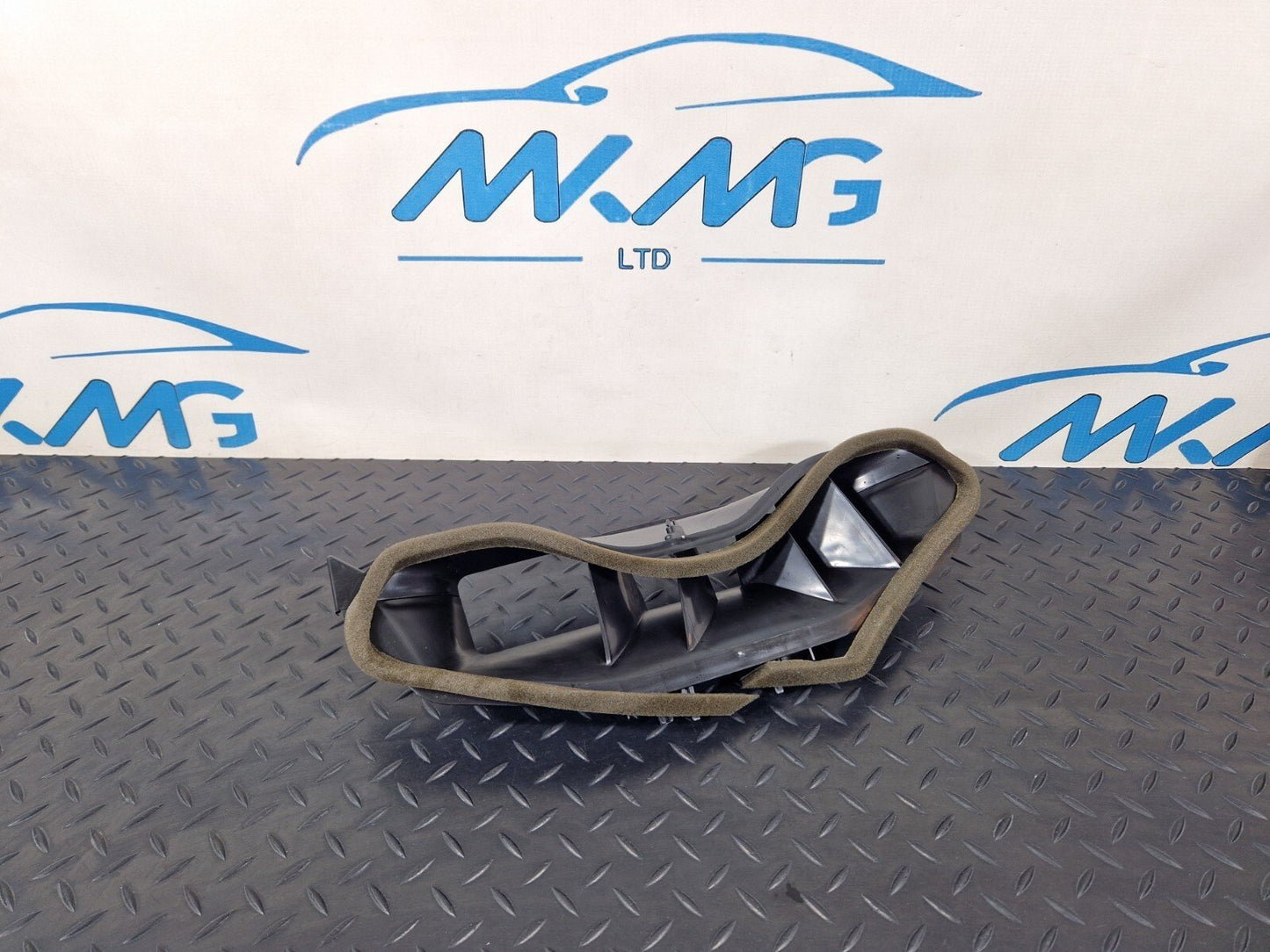 16-24 AUDI A5 F5 COUPE GENUINE DASHBOARD AIR VENT TRIM 8W2858431