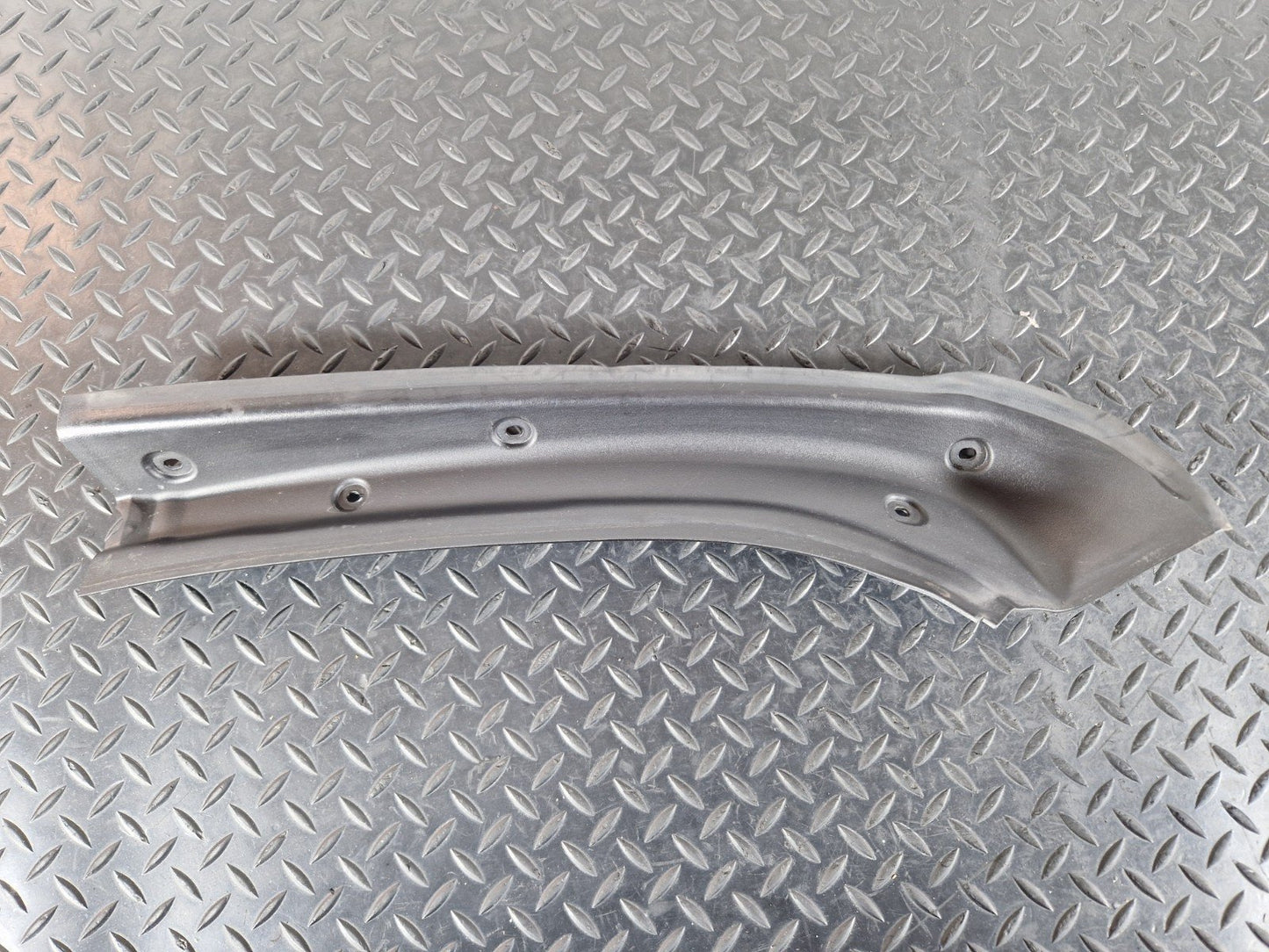 11-19 MERCEDES BENZ ML W166 GENUINE REAR LEFT UPPER D PILLAR TRIM A1666930163