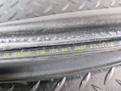 10-18 VW TOUAREG 7P GENUINE FRONT RIGHT DOOR RUBBER SEAL DAMAGED 7P0867365F