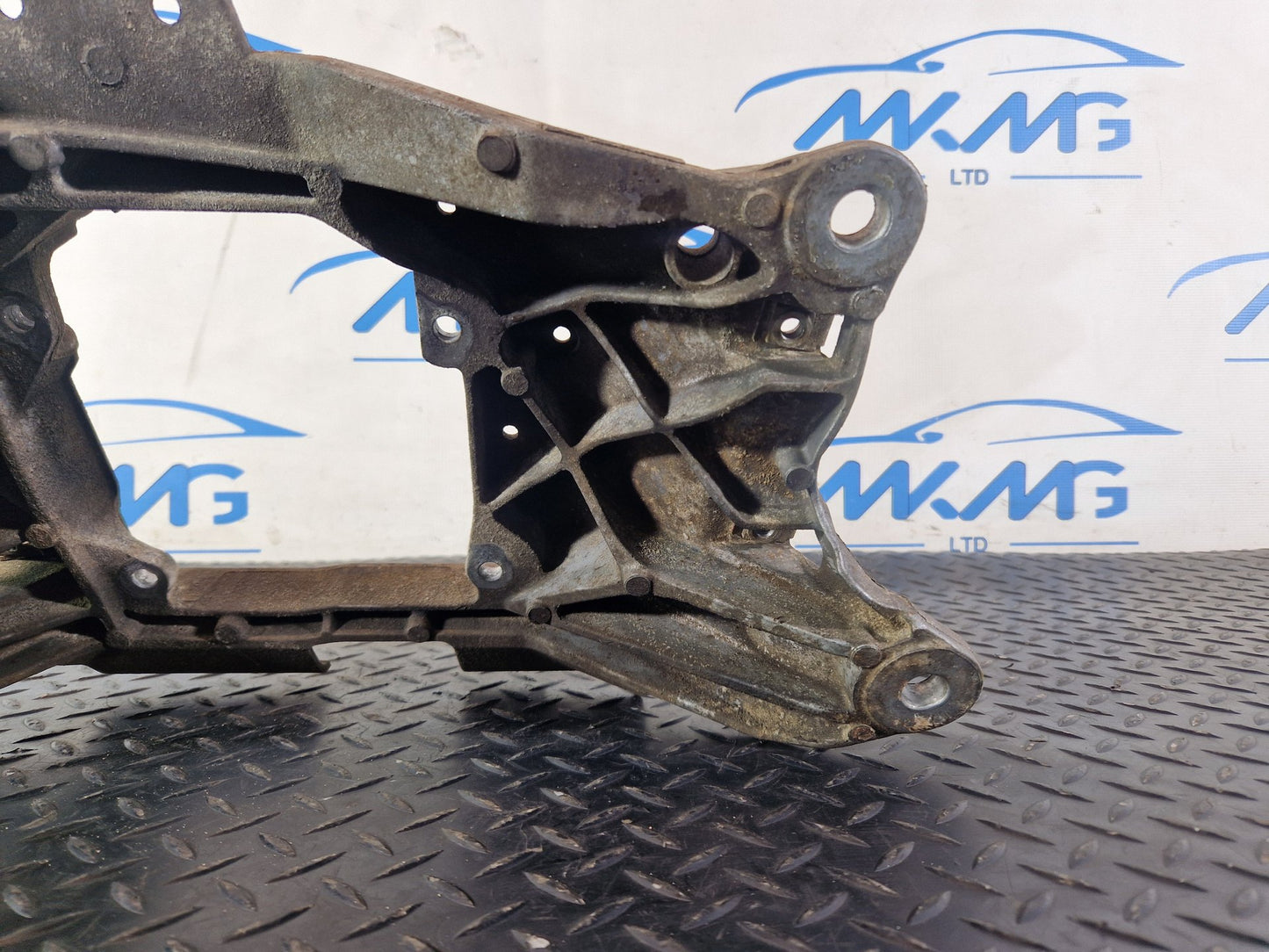 Audi A6 Allroad C7 Genuine Auto Transmission Gearbox Mount 4G0399263R