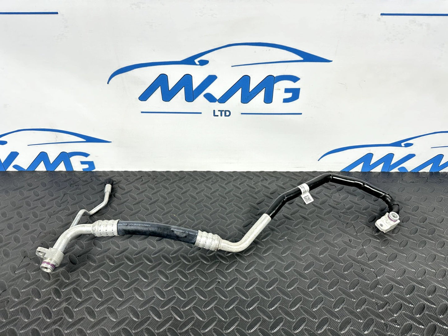 16-19 AUDI A4 B9 SALOON GENUINE A/C AIR CONDITIONING PIPE 8W2820740D