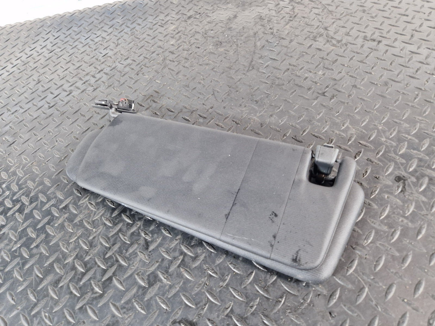 10-18 VW TOUAREG 7P GENUINE FRONT RIGHT DRIVERS SIDE DOUBLE SUN VISOR 7P0857552D