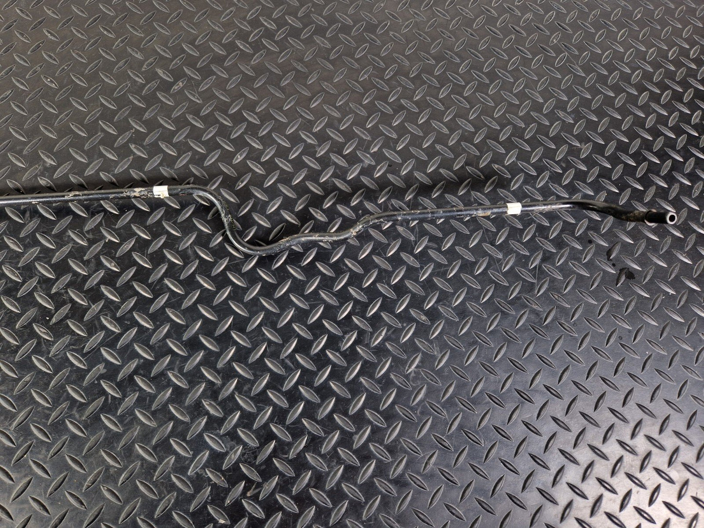 18-ON MERCEDES BENZ SPRINTER W907 2.1 GENUINE FUEL LINE A9074761200