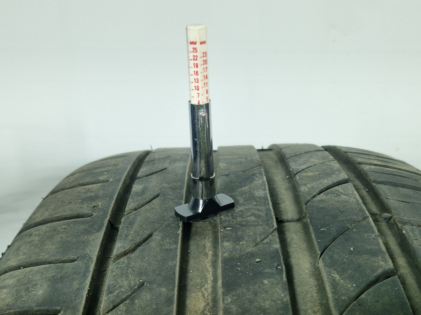 Audi Q5 20" Alloy Wheel with Tyre 4mm 255/45/20 8R0601025R