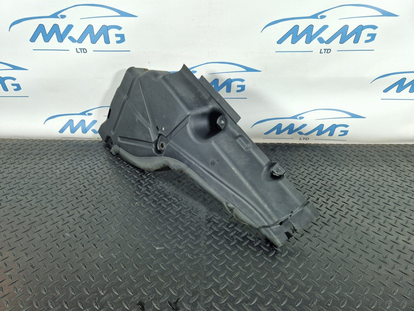 11-19 MERCEDES BENZ ML W166  REAR RIGHT  UNDERTRAY SPLASH GUARD A1666809607
