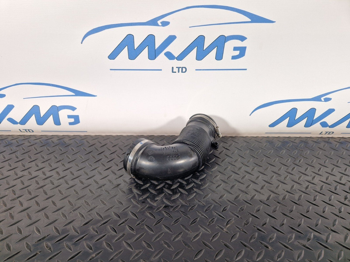 16-24 AUDI A5 F5 2.0 TFSI PETROL AIR INTAKE INLET HOSE PIPE 06L129629A