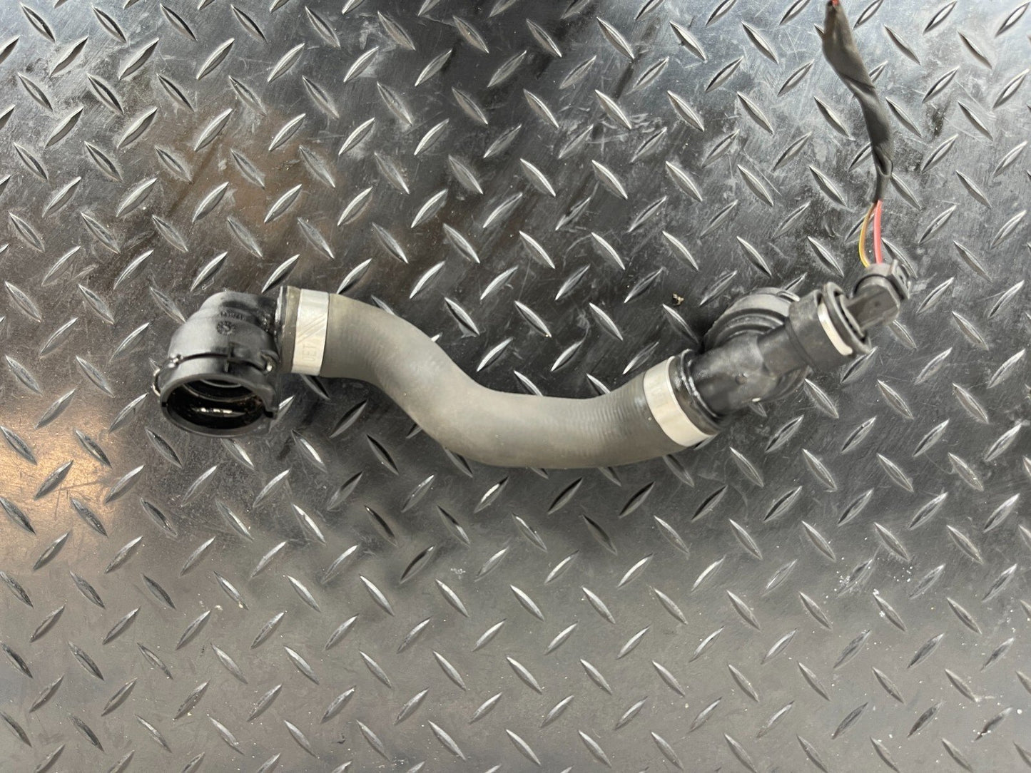14-21 MERCEDES BENZ C350e W205 GENUINE COOLANT PIPE HOSE A2055010891