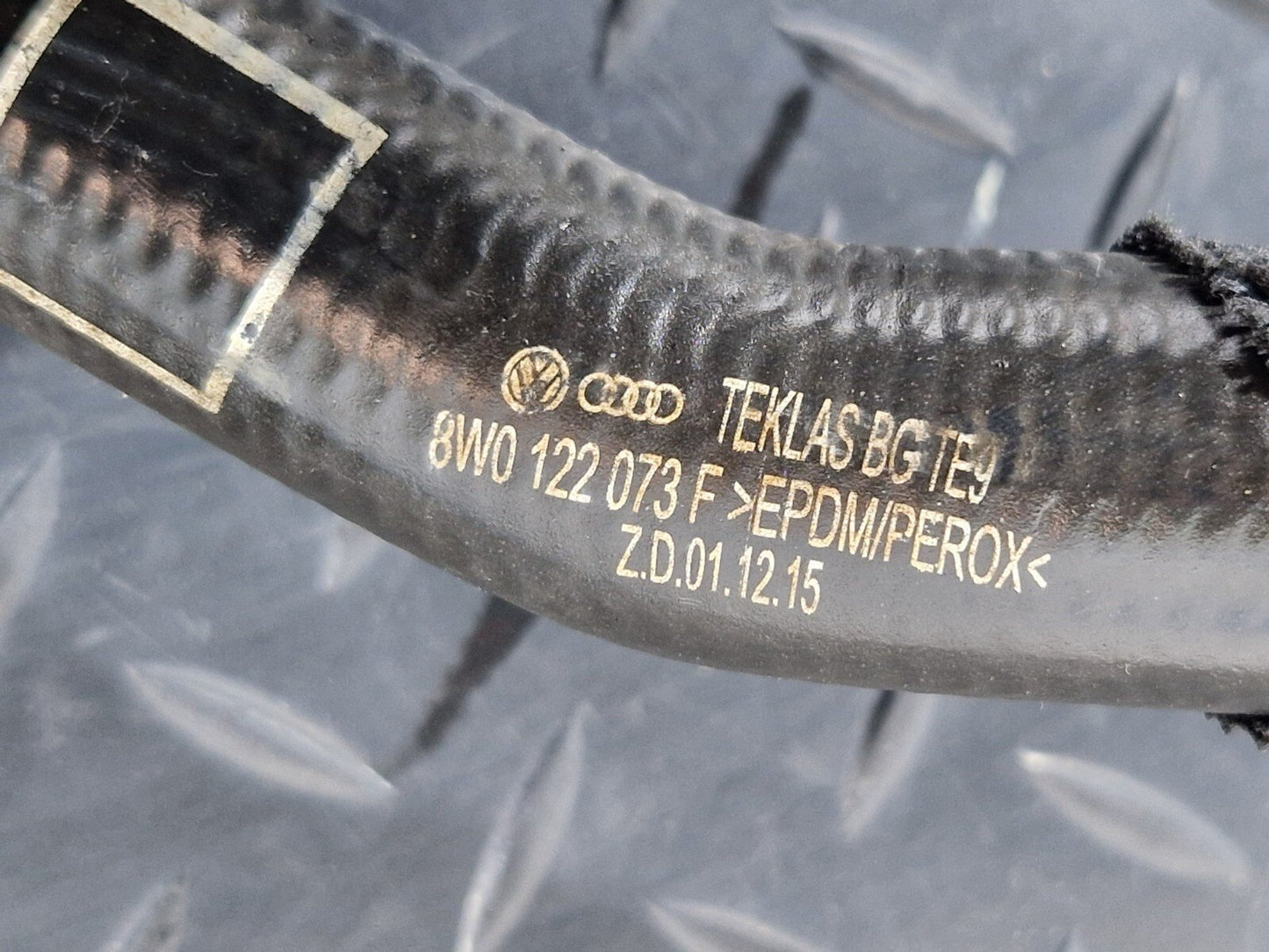 16-24 AUDI A5 F5 CONVERTIBLE GENUINE COOLANT HOSE PIPE 8W0122073F