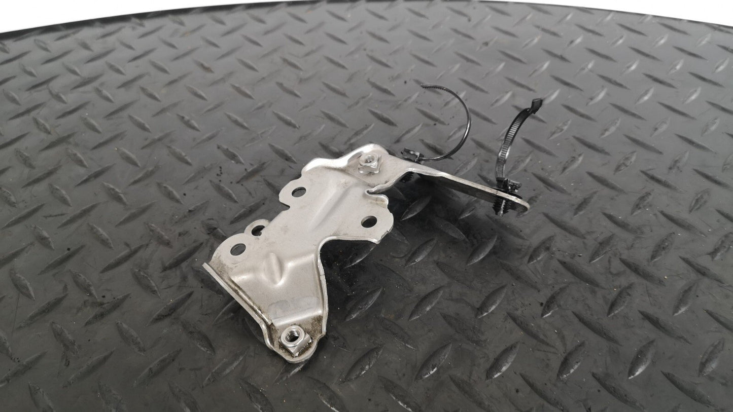 12-18 MERCEDES A B CLA-CLASS 1.8/2.1 CDI OM651 TURBO PIPE BRACKET a6510942127