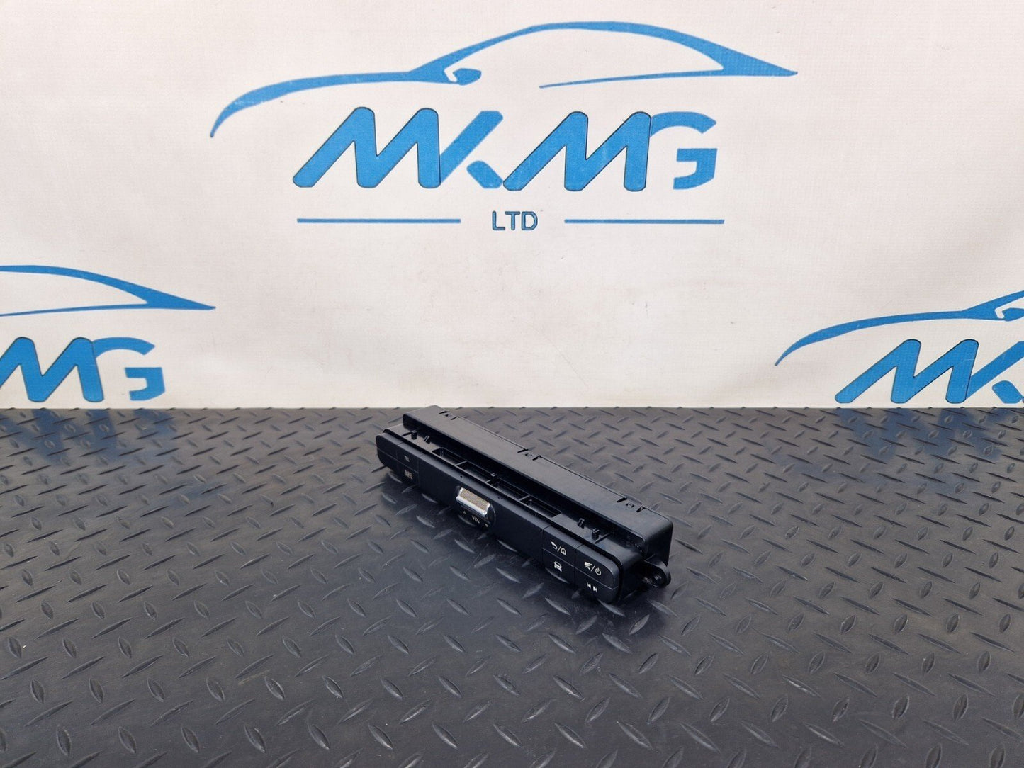 18-ON MERCEDES SPRINTER W907 W910 OEM RADIO CONTROL SWITCH PANEL A9079002203