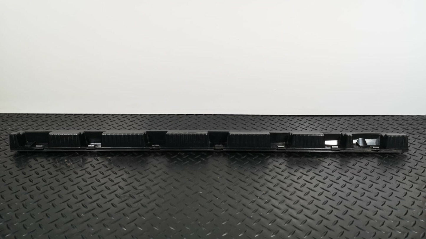 BMW X1 E84 GENUINE FRONT LEFT PASSENGER SIDE SKIRT BRACKET 2991493