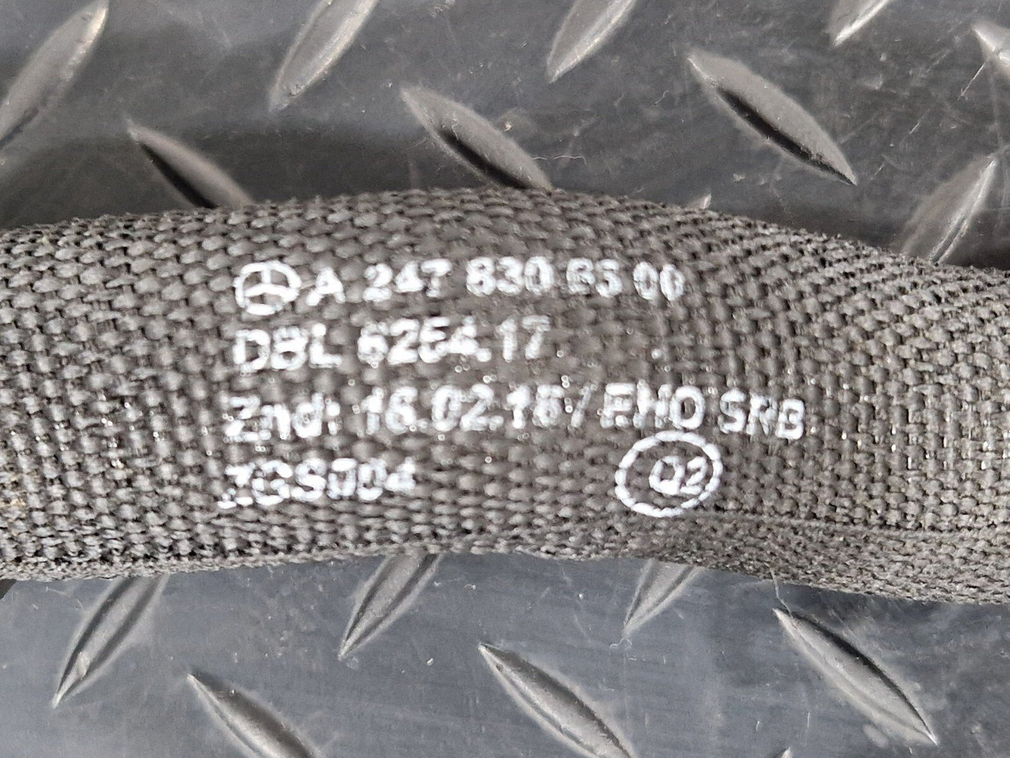 19-ON MERCEDES BENZ B CLASS W247 GENUINE ENGINE COOLANT PIPE HOSE A2478306300
