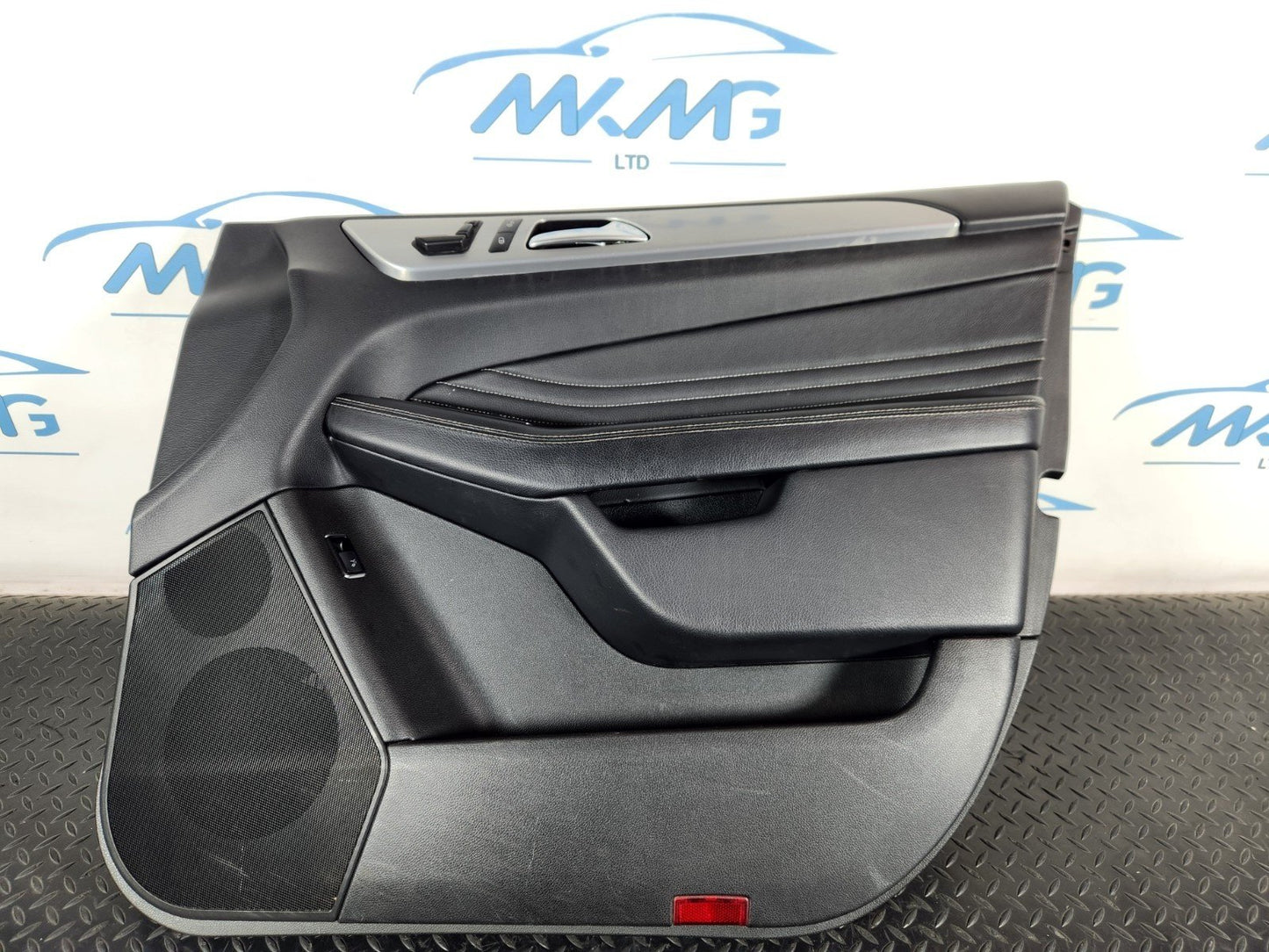 11-19 MERCEDES BENZ ML W166 OEM FRONT RIGHT O/S BLACK LEATHER DOOR CARD PANEL